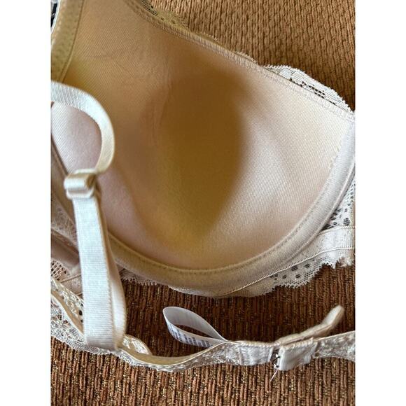 JUST BE - NEW- bra size 34C nude - Picture 3 of 4